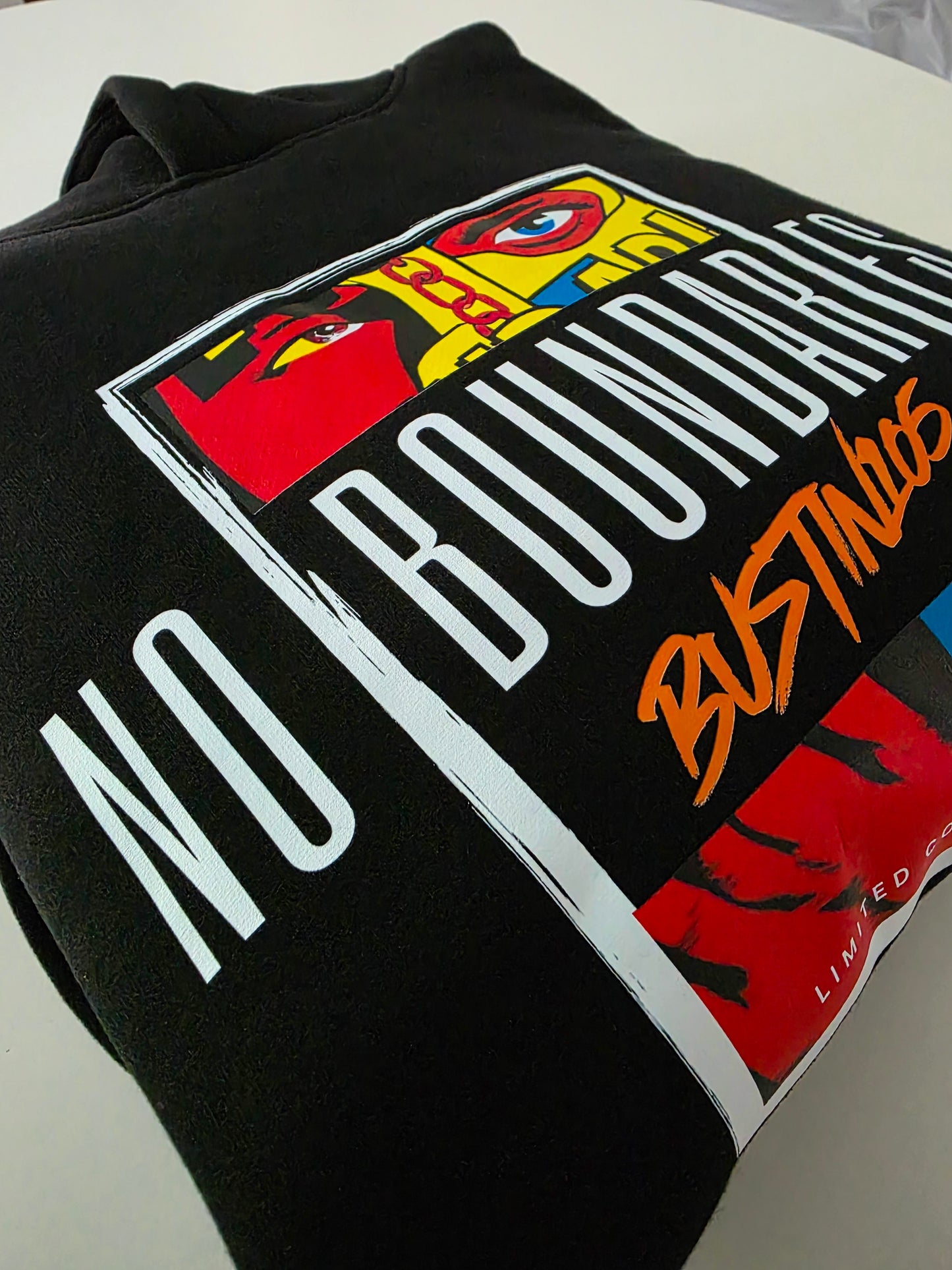 No boundaries Signature hoodie Unisex